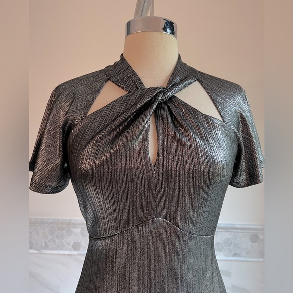 Michael Kors Stretch Metallic Flatter Sleeves Neck Details Dress - Picture 4 of 13